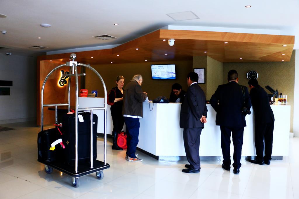 Hotel Diego De Almagro Providencia Santiago Buitenkant foto