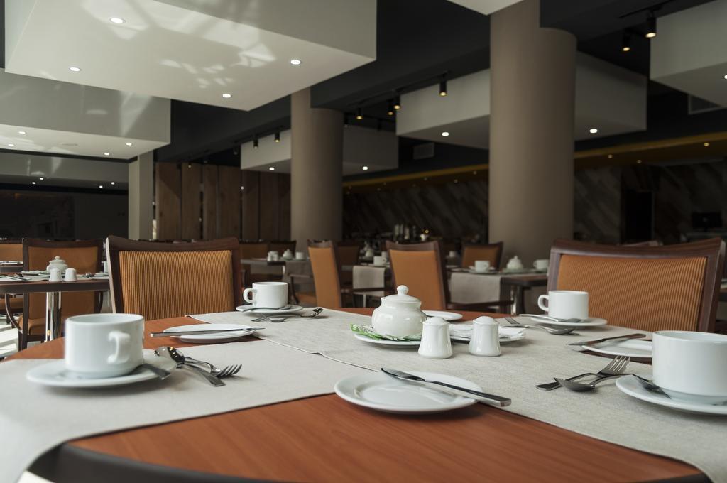 Hotel Diego De Almagro Providencia Santiago Buitenkant foto